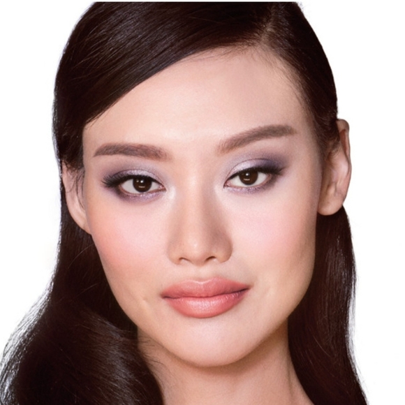 Charlotte Tilbury Luxury Eyeshadow Palette in The Uptown Girl - Picture 4 of 16